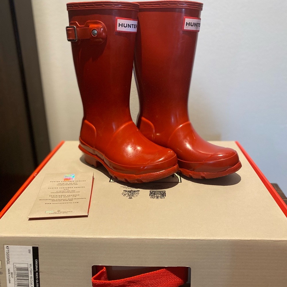 ***BRAND NEW HUNTER BOOTS***